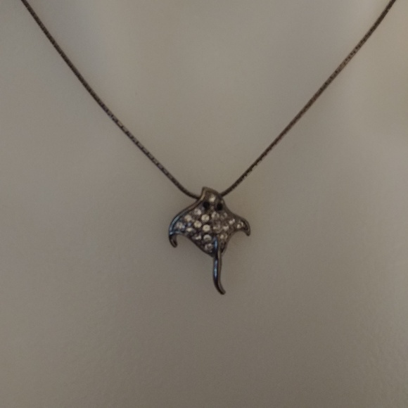 Annaleece by Devries Stingray Necklace - Picture 4 of 13